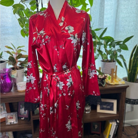 Apt. 9 Red Floral Women's Robe - Picture 2 of 5
